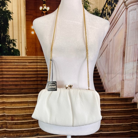 Handbags - NWT Vintage 60’s Genuine Leather White Clutch Bag with Gold Chain, beautiful 😻